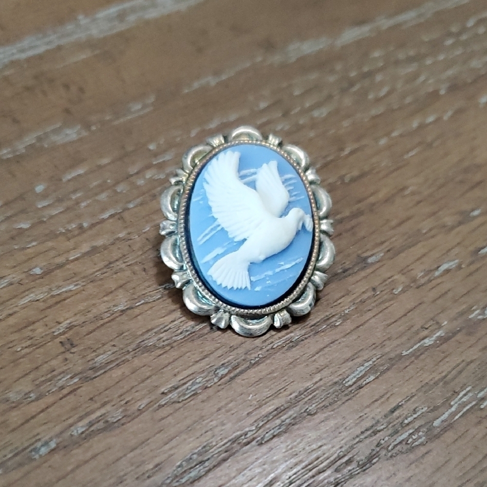 Blue and Silver Bird Cameo Brooch